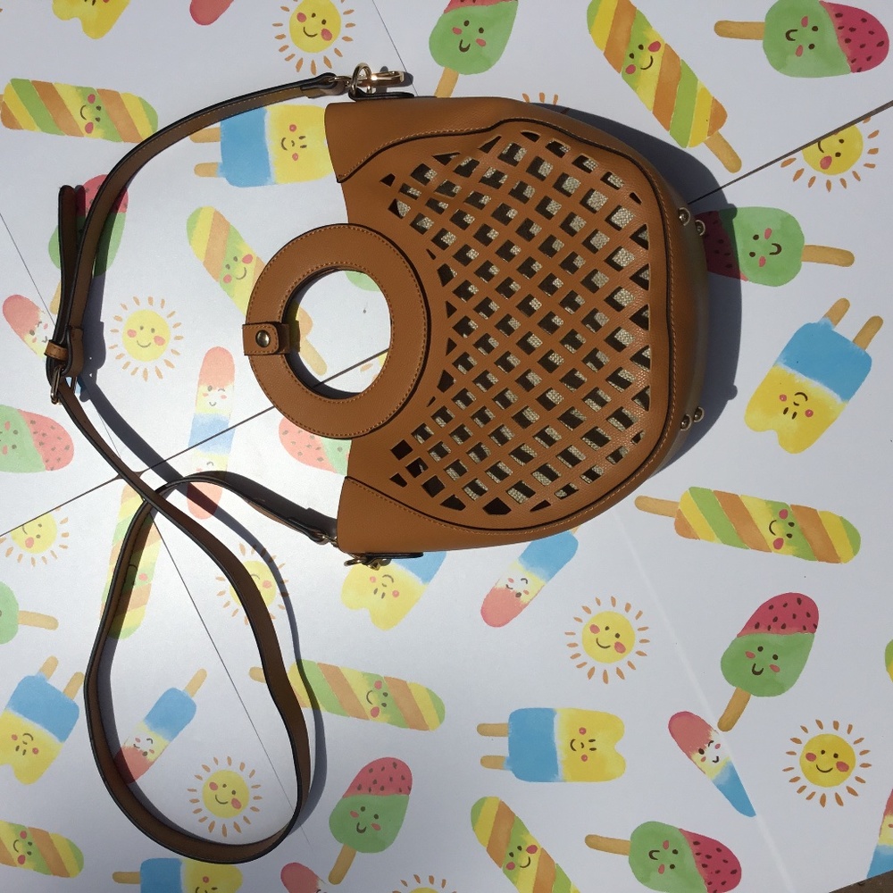 Basket crossbody